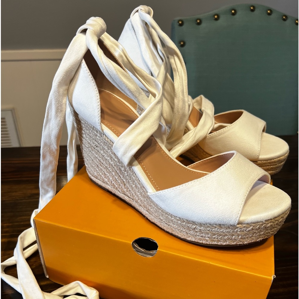 White summer wedges 7.5